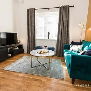 Idyllic 2 Bedroom Centre, Free Parking Apartment
