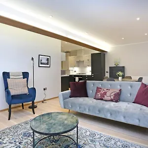  Apartment Joivy Beautiful 2 Bed Flat On The Royal Mile United Kingdom