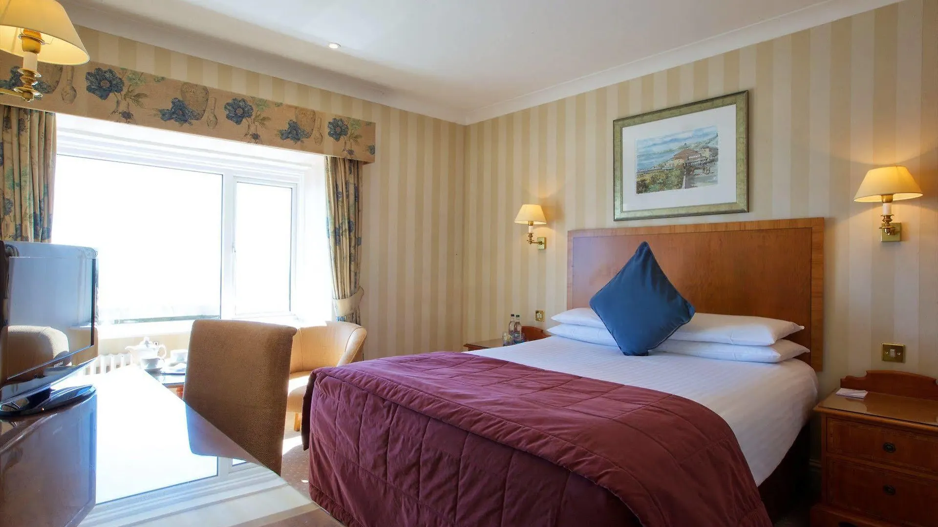 Bournemouth Carlton Hotel, BW Signature Collection 3*,  イギリス